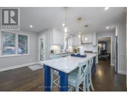 22 MAPLETON PLACE - 18