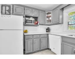 425 RIVERSIDE DRIVE - 19