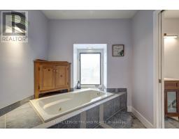 2 ELYSIAN STREET - 37