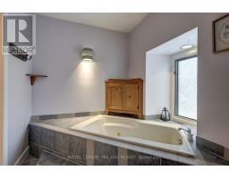 2 ELYSIAN STREET - 39