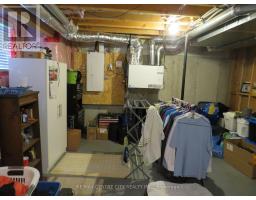 69 - 1061 EAGLETRACE DRIVE - 14