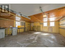 15233 MEDWAY ROAD - 35