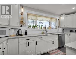 7 MYRTLE STREET - 22