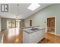 23 - 680 COMMISSIONERS ROAD W - 17