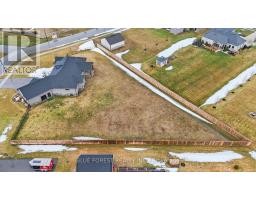 66 AUGUST CRESCENT - 3