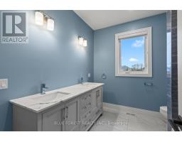 66 AUGUST CRESCENT - 35