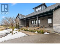 66 AUGUST CRESCENT - 6