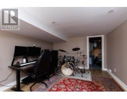 737 VILLAGE GREEN AVENUE - 38