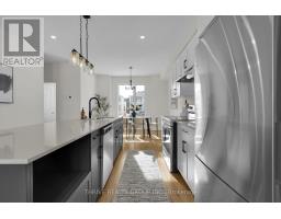 66 - 1595 CAPRI CRESCENT - 30