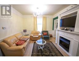 552 ADELAIDE STREET N - 11