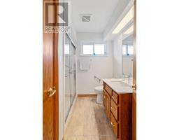 306 BURLINGTON CRESCENT - 12