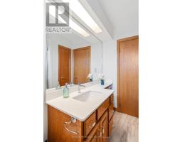 306 BURLINGTON CRESCENT - 13