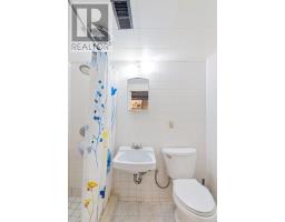 306 BURLINGTON CRESCENT - 34