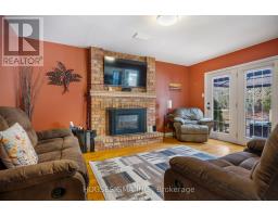 18 JENNIFER GARDENS - 16