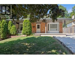 7 ROLLSCOURT GARDENS - 1