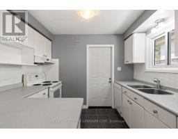 7 ROLLSCOURT GARDENS - 14