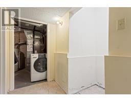 7 ROLLSCOURT GARDENS - 24