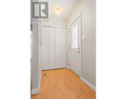 7 ROLLSCOURT GARDENS - 3