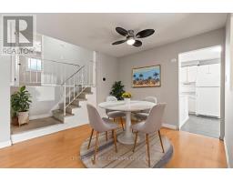 7 ROLLSCOURT GARDENS - 4