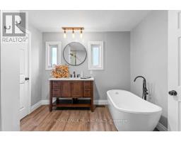 36032 GREENWAY ROAD - 23