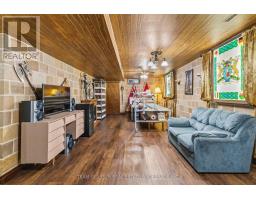 86 BLACKBURN CRESCENT - 37