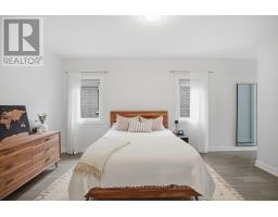 30 - 383 DAVENTRY WAY - 32