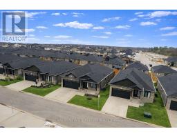 30 - 383 DAVENTRY WAY - 4