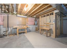 10 - 1241 BEAVERBROOK AVENUE - 28