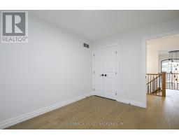 1932 TRAILSWAY DRIVE - 24