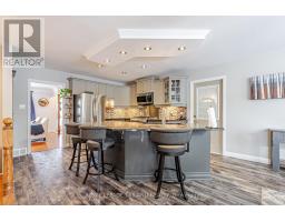 231 THAMES CRESCENT - 15