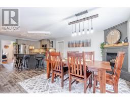 231 THAMES CRESCENT - 19