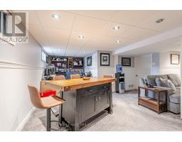 231 THAMES CRESCENT - 32