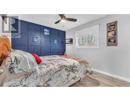 74 MANITOULIN DRIVE - 12