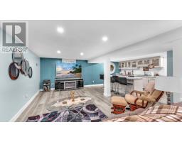 74 MANITOULIN DRIVE - 13