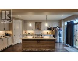 3074 TURNER CRESCENT - 11