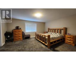 3074 TURNER CRESCENT - 30