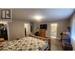 3074 TURNER CRESCENT - 33