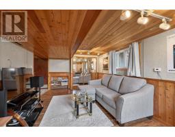 14 NICHOLAS CRESCENT - 27