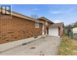 14 NICHOLAS CRESCENT - 40