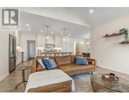 8 REDHAVEN LANE - 16