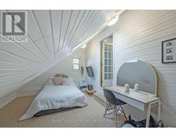 24 FARMINGTON DRIVE - 18