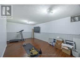 24 FARMINGTON DRIVE - 19