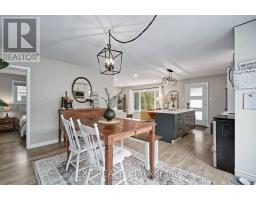 8 METCALFE CRESCENT - 12