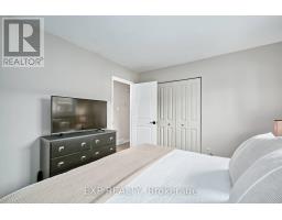 8 METCALFE CRESCENT - 15