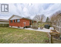 8 METCALFE CRESCENT - 29