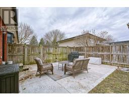 8 METCALFE CRESCENT - 30