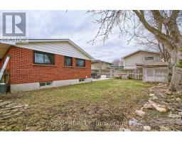 8 METCALFE CRESCENT - 31