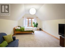 922 COUNTRY CLUB CRESCENT - 36