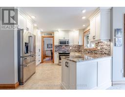 28 SINCLAIR CRESCENT - 12