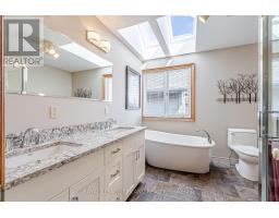 28 SINCLAIR CRESCENT - 24